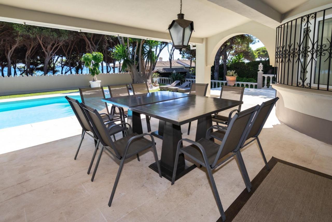 Villa In Puerto Cabopino Marbella Exteriör bild
