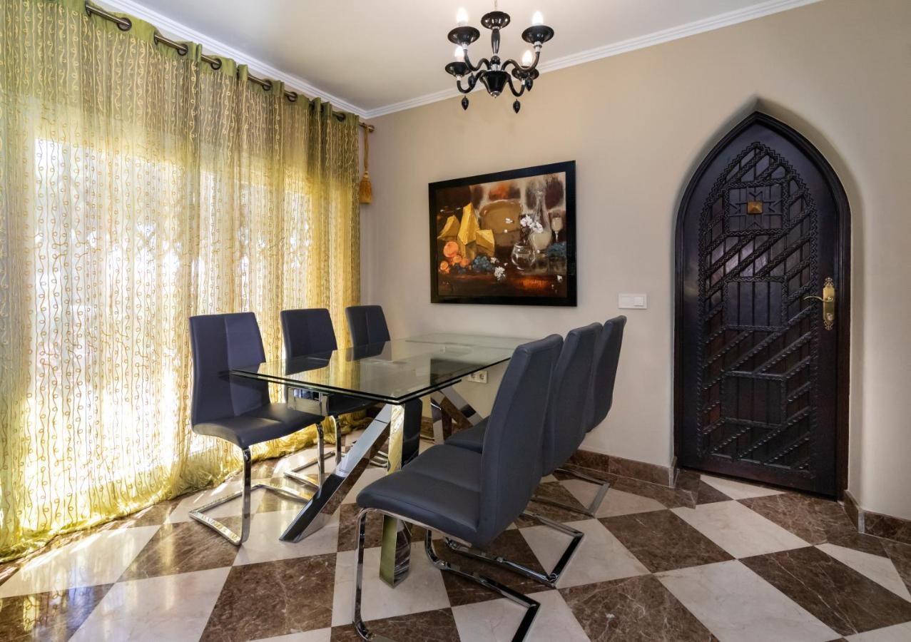 Villa In Puerto Cabopino Marbella Exteriör bild